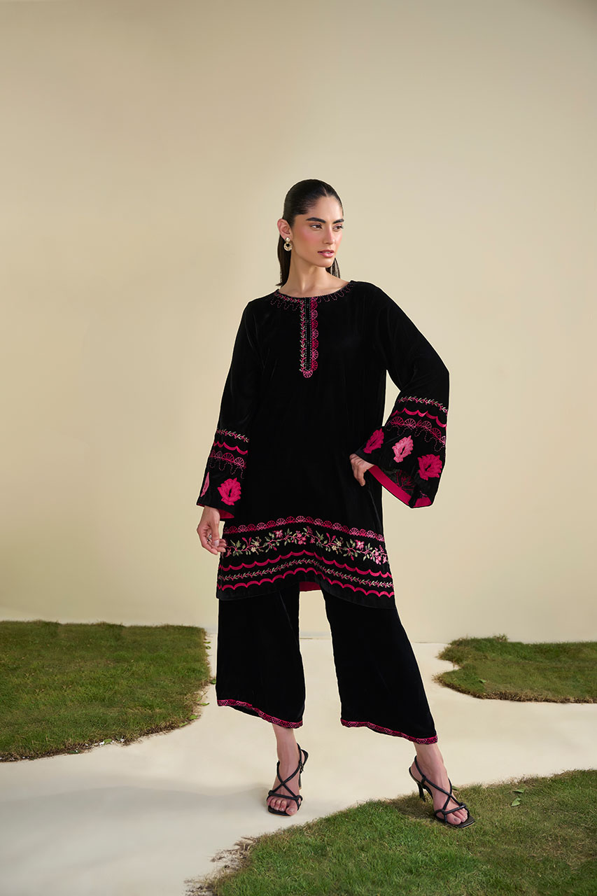 BLACK KURTA WITH TROUSER